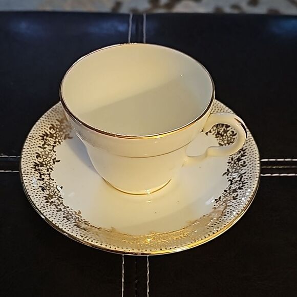 Stanley Fine Bone China Teacup & Saucer White & Gold Gilt finish - Picture 2 of 7